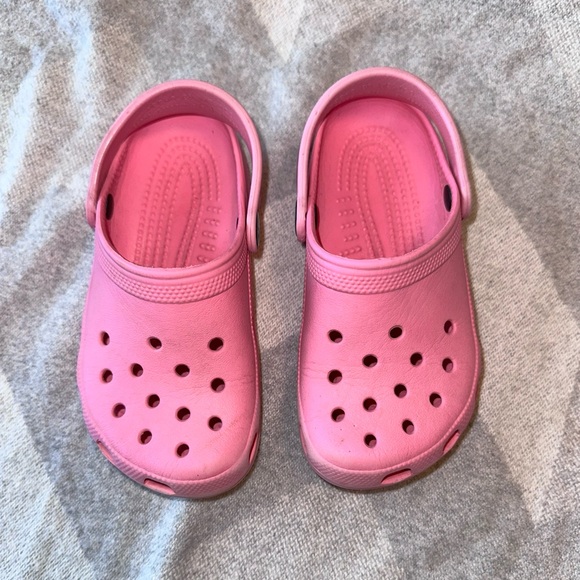 Crocs Little Kids size 10/11 Light Pink - Picture 1 of 4